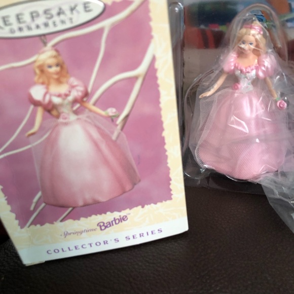 Hallmark Keepsake 1996 Barbie Easter Ornament - Picture 13 of 16